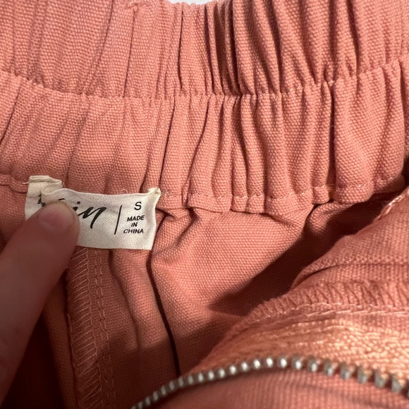 S New in salmon colored shorts - Picture 2 of 5